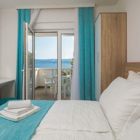 Villa Charlotte Omiš Eksteriør bilde