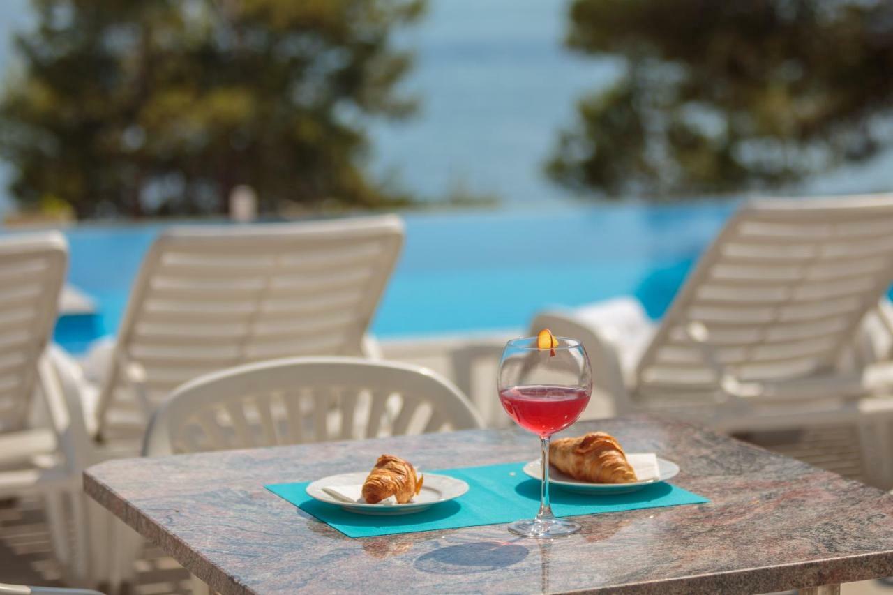 Villa Charlotte Omiš Eksteriør bilde