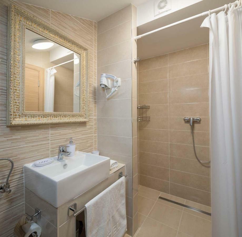 Villa Charlotte Omiš Eksteriør bilde