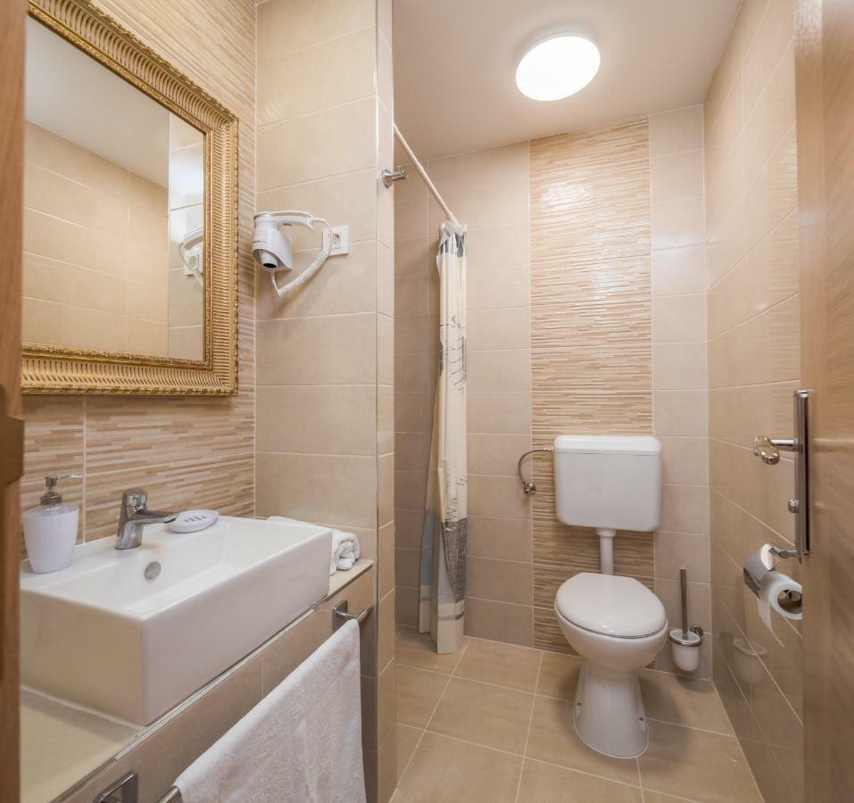 Villa Charlotte Omiš Eksteriør bilde